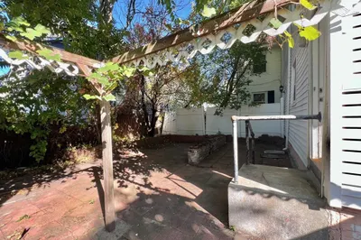 209 Riverside Ave #209 1