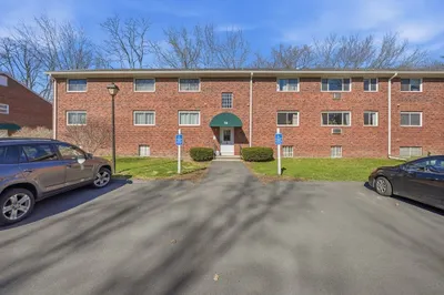 74 Barrett St #302 1