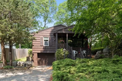 5 Stocker Ave