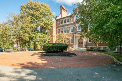 20-30 Daniels St #318 1