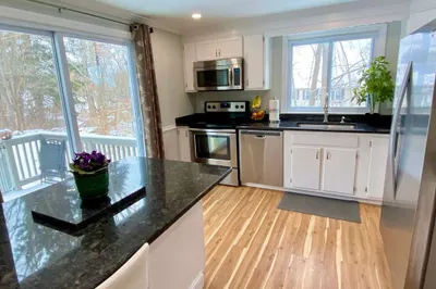 270 Sunderland Rd #100