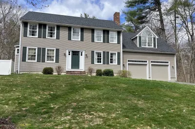 23 Roundtable Rd