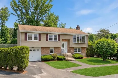 20 Jennifer Ln 1