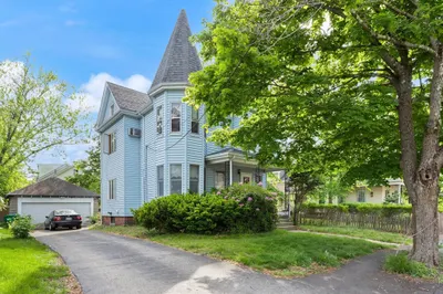 31 Sharon St 1
