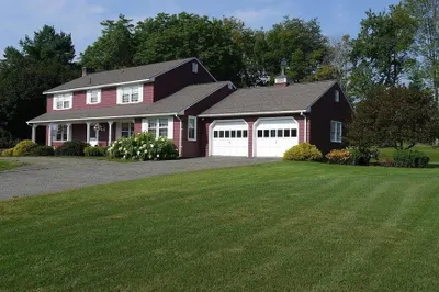 30 Stonehenge Rd