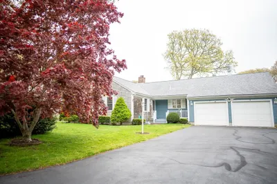 12 Longview Dr