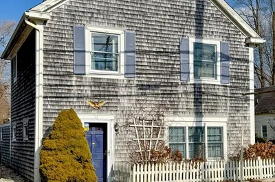 27 Carriage Shop Rd