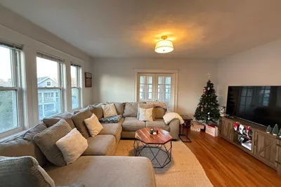 52 Oakland St #2