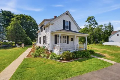 62 Pleasant St