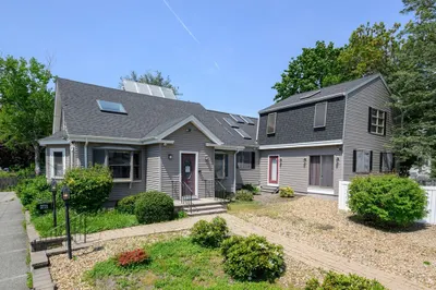 275 West Main St 1