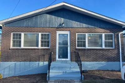 52 Beach St #1 1