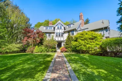 469 Walnut St 1