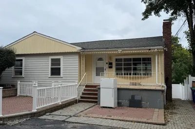 79 Boston St #R 1