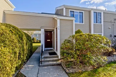 72 Nassau Dr #72