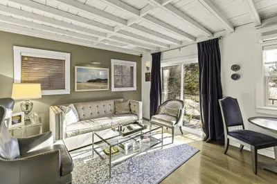 8 Meadow Road #Unit 1 1