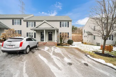 600 Justin Dr #6 1