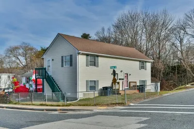 79 Morris St
