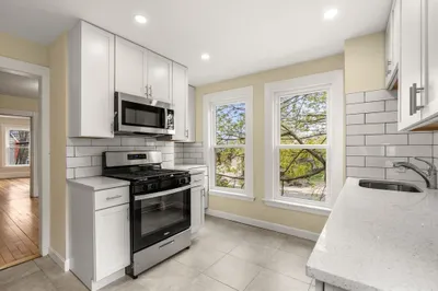 10 Royal St #2 1