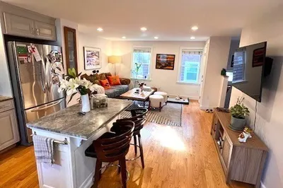10 Noble Ct