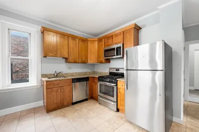 12 Foster St #8