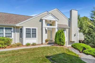 5 Edward Dr #5 1