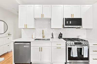 35 Somerset Ave #3A 1