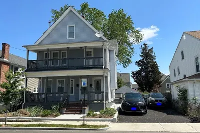 18 Freeman St #1