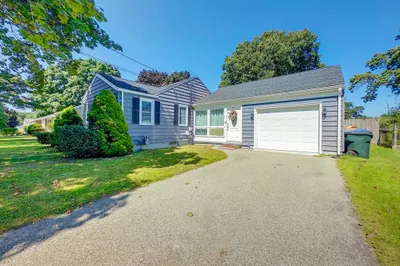 40 Ravenwood St