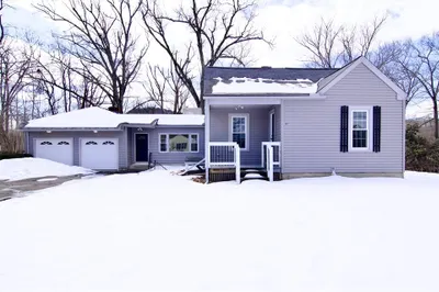 61 Riverview Parkway