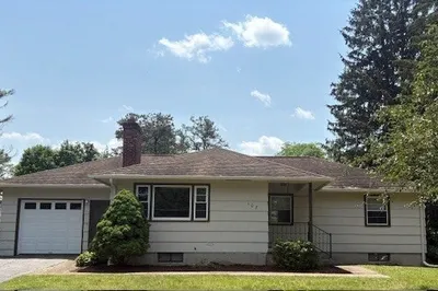 107 Valley Rd