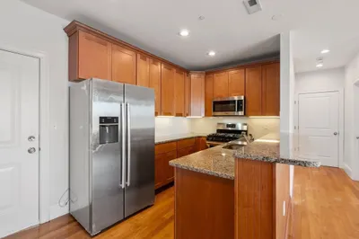 360 W 2nd St #11