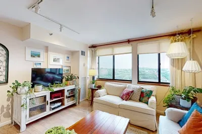 1731 Beacon St #1402