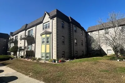 107 Oak Ln #1