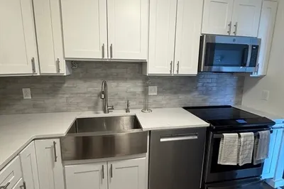 41 Park St #404