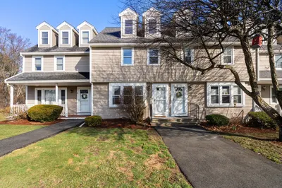 17 Merrimack Meadows Ln #17 1