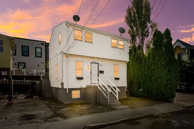 28 Hawthorne St