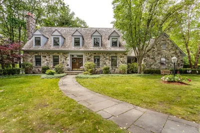 30 Raven Rd 1