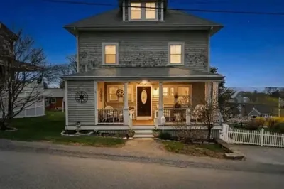 28 Western Ave 1
