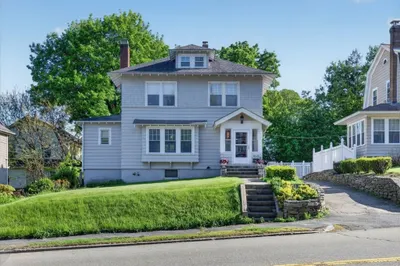 962 Pleasant St 1