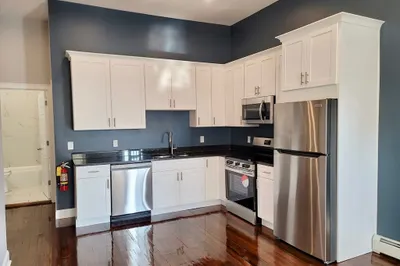 884 Main St #1F 1