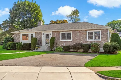 24 Great Meadow Rd 1
