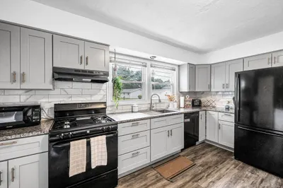 1480 Pendleton Ave #1480 1