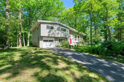 7 Spring Ln