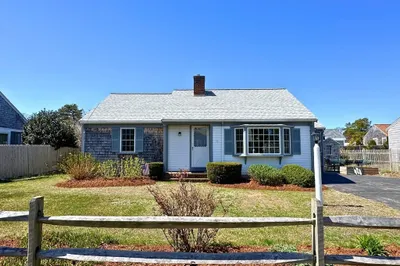 11 Standish Way 1