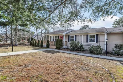 9 Debbies Ln 1