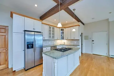 16 Beacon St #10