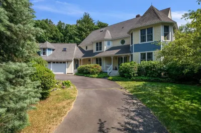 19 Indian Pipe Ln 1