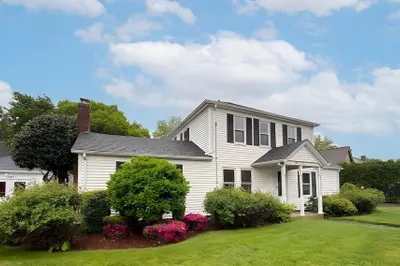 114 Curve St