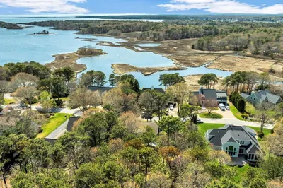 50 Bayshore Dr 1
