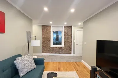 131 Orleans St #3R